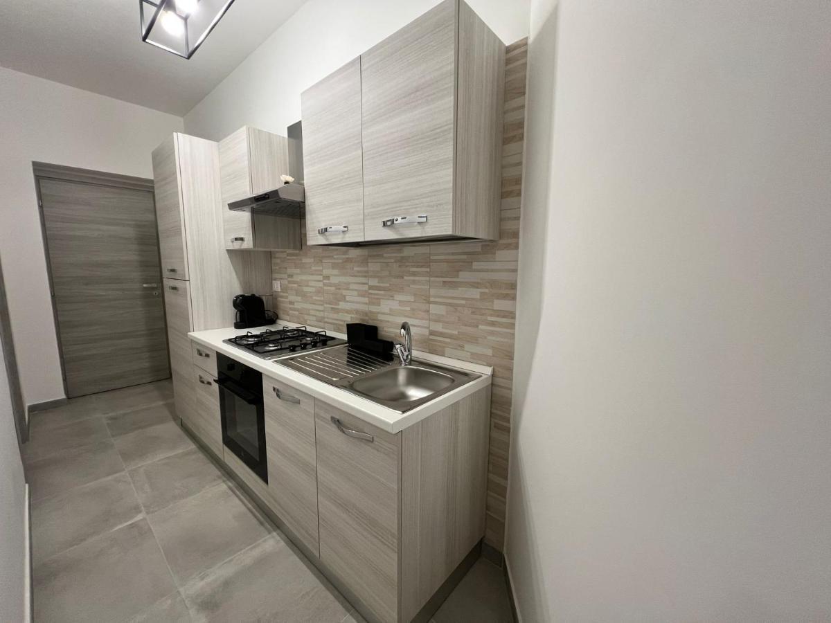 House Apartment *